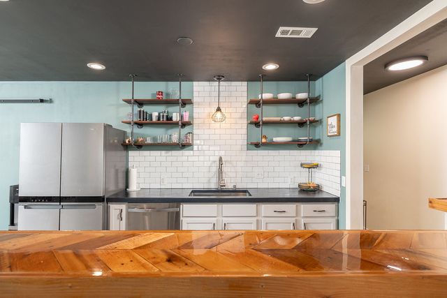 3774 N Whippoorwill Court, Fayetteville, AR 72701