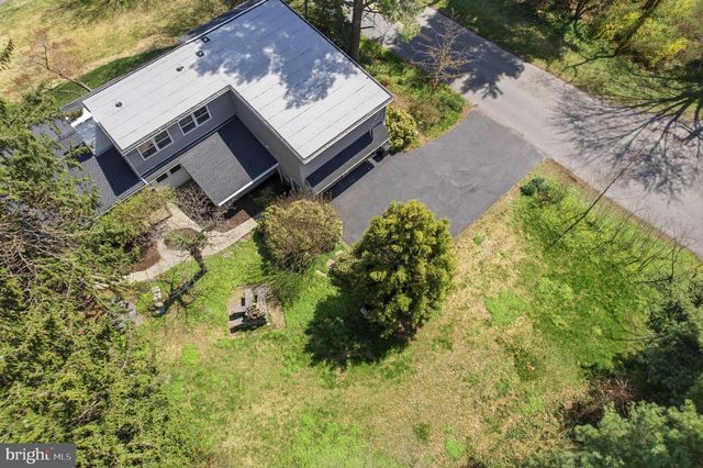 409 S PROVIDENCE RD, Wallingford, PA 19086