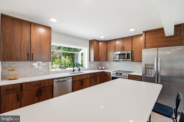 409 S PROVIDENCE RD, Wallingford, PA 19086