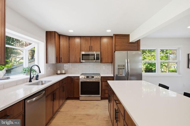 409 S PROVIDENCE RD, Wallingford, PA 19086