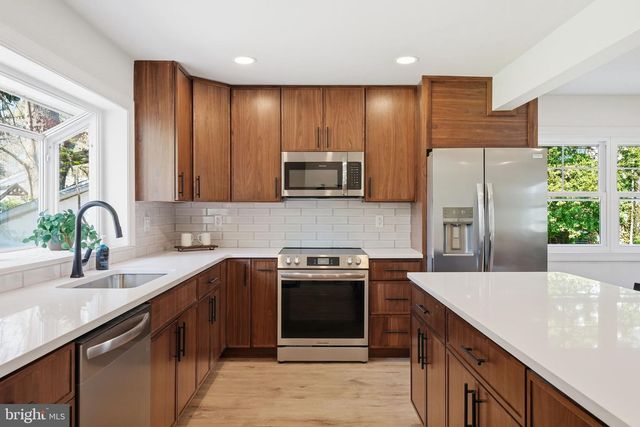 409 S PROVIDENCE RD, Wallingford, PA 19086