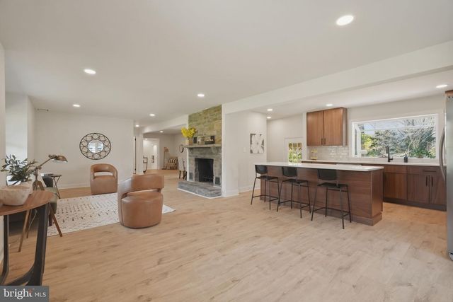 409 S PROVIDENCE RD, Wallingford, PA 19086