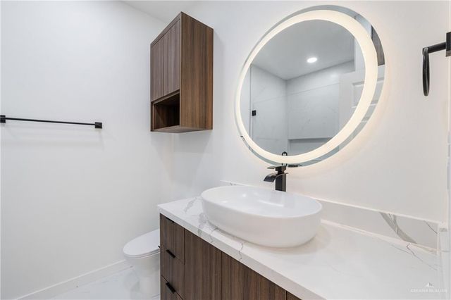 2705 E Pecos Road, Edinburg, TX 78542