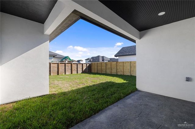 2705 E Pecos Road, Edinburg, TX 78542