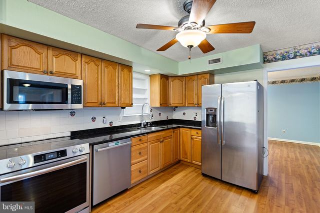 34 SARATOGA DR, New Castle, DE 19720