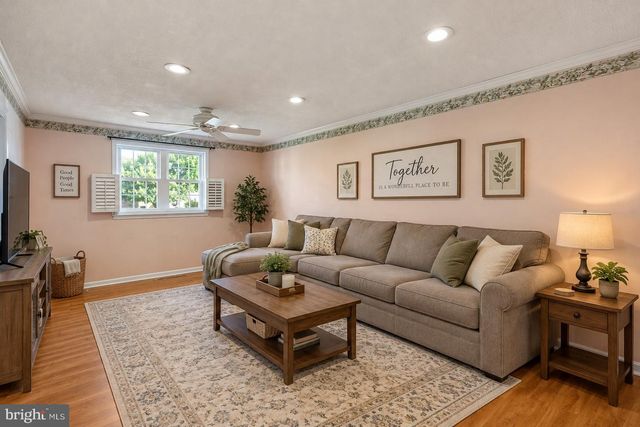 34 SARATOGA DR, New Castle, DE 19720