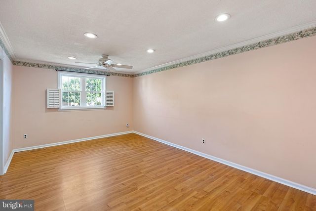 34 SARATOGA DR, New Castle, DE 19720