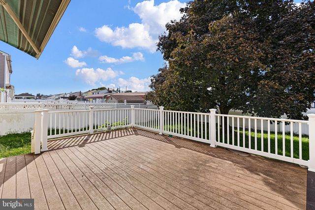 34 SARATOGA DR, New Castle, DE 19720