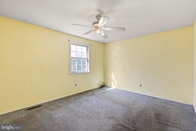34 SARATOGA DR, New Castle, DE 19720