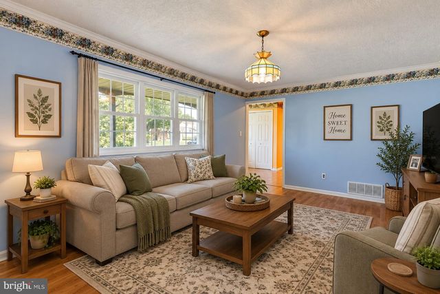 34 SARATOGA DR, New Castle, DE 19720