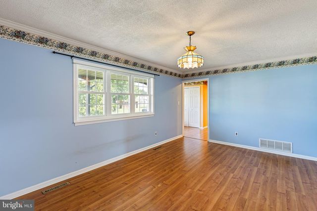 34 SARATOGA DR, New Castle, DE 19720
