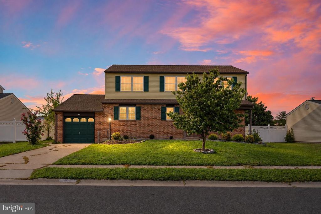 34 SARATOGA DR, New Castle, DE 19720