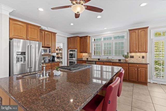 24176 SPRING MEADOW CIR, Aldie, VA 20105