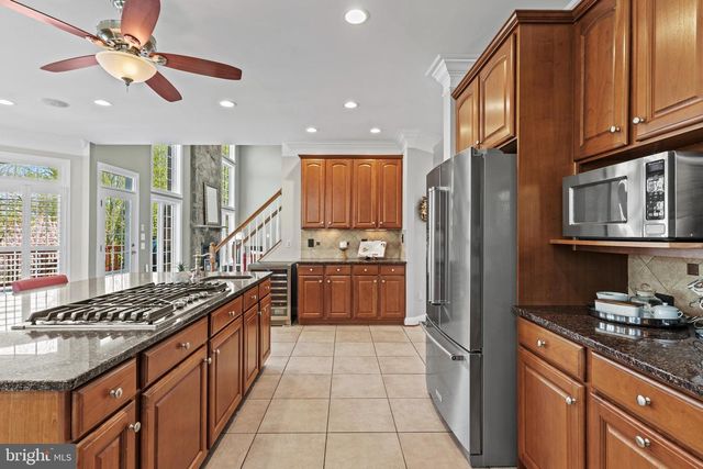 24176 SPRING MEADOW CIR, Aldie, VA 20105