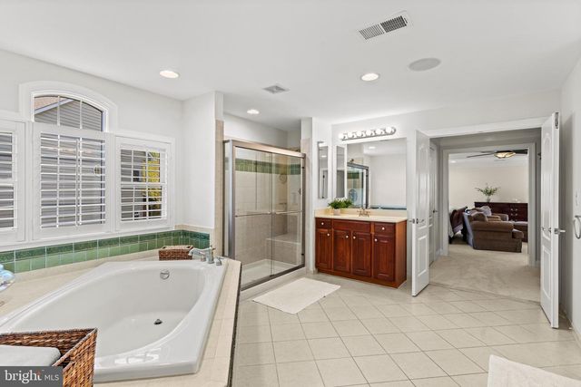 24176 SPRING MEADOW CIR, Aldie, VA 20105