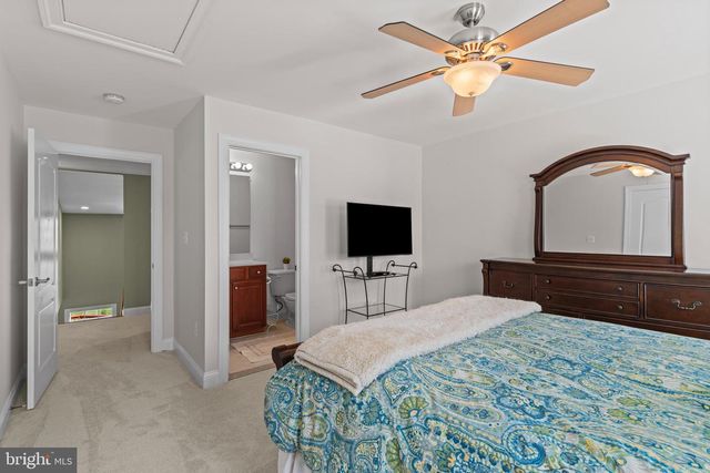 24176 SPRING MEADOW CIR, Aldie, VA 20105