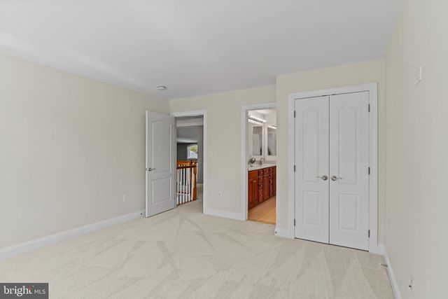 24176 SPRING MEADOW CIR, Aldie, VA 20105