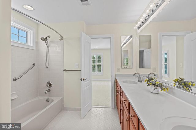 24176 SPRING MEADOW CIR, Aldie, VA 20105