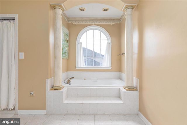 608 KERNSTOWN CT, Winchester, VA 22601