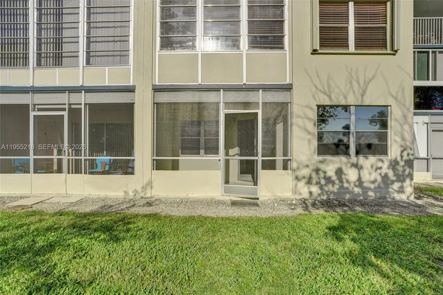 900 SW 128th Avenue 103D, Pembroke Pines, FL 33027