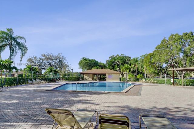 900 SW 128th Avenue 103D, Pembroke Pines, FL 33027
