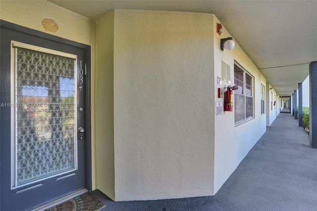 900 SW 128th Avenue 103D, Pembroke Pines, FL 33027