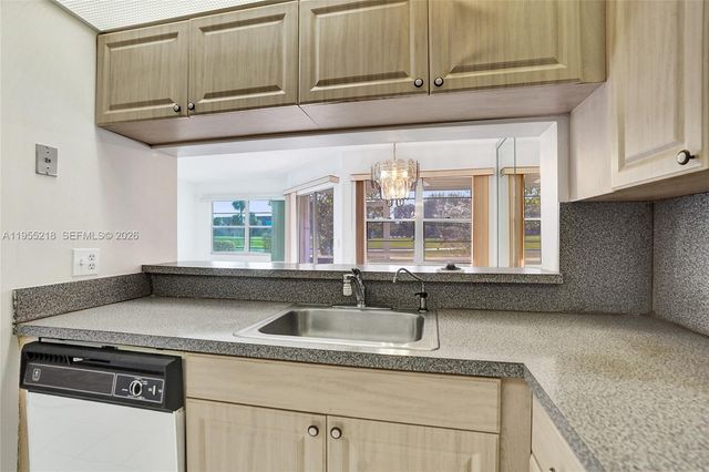 900 SW 128th Avenue 103D, Pembroke Pines, FL 33027