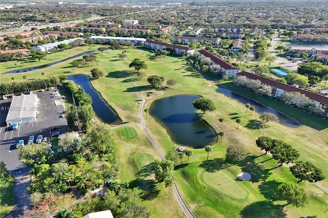 900 SW 128th Avenue 103D, Pembroke Pines, FL 33027