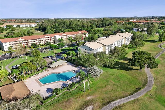 900 SW 128th Avenue 103D, Pembroke Pines, FL 33027