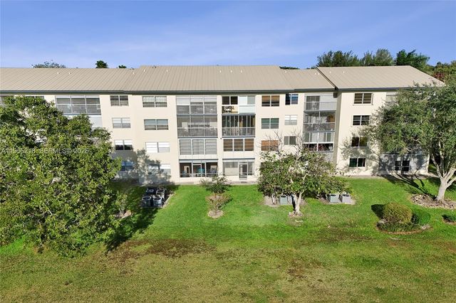 900 SW 128th Avenue 103D, Pembroke Pines, FL 33027