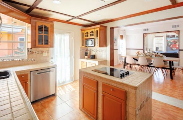 1545 NW 8th Ter, Miami, FL 33125