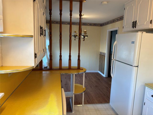 984 N Monroe Street, La Grange, TX 78945