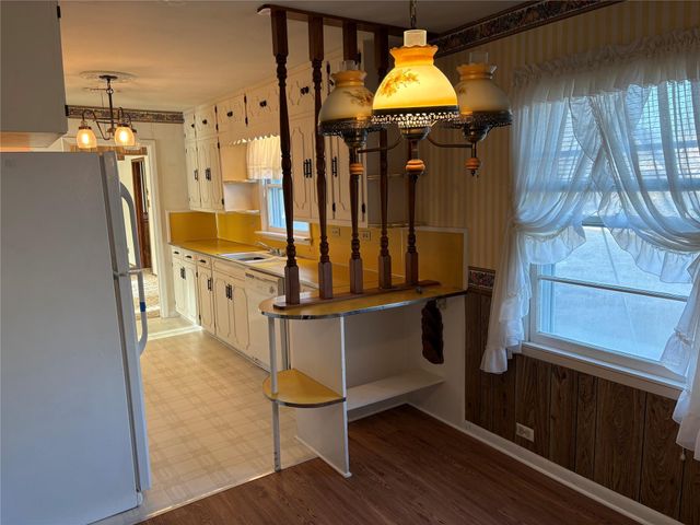 984 N Monroe Street, La Grange, TX 78945