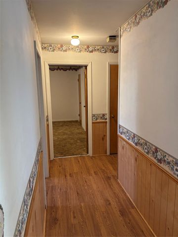 984 N Monroe Street, La Grange, TX 78945