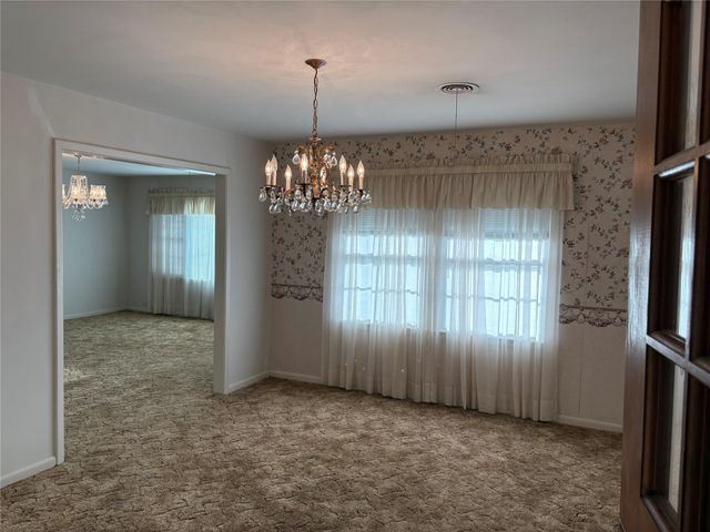 984 N Monroe Street, La Grange, TX 78945