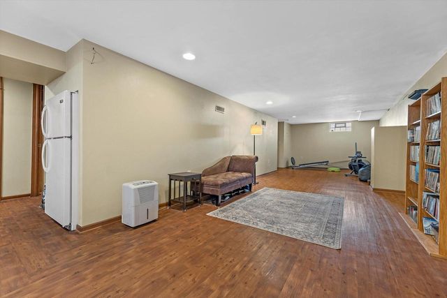 4381 S Kentucky AVENUE, Milwaukee, WI 53221