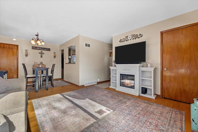 4381 S Kentucky AVENUE, Milwaukee, WI 53221