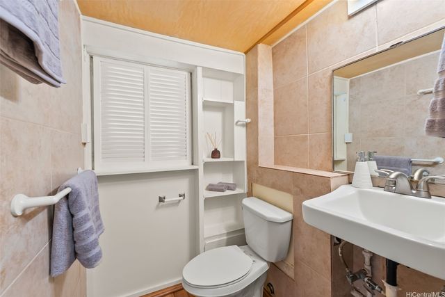 1766 St Louis Drive, Honolulu, HI 96816