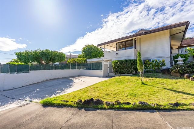 1766 St Louis Drive, Honolulu, HI 96816