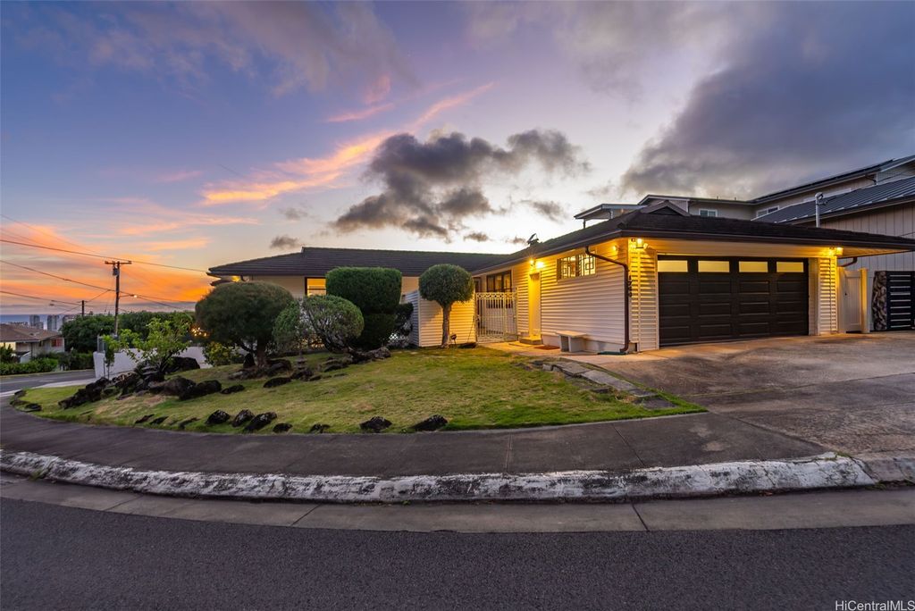 1766 St Louis Drive, Honolulu, HI 96816