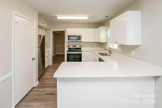 1209 Blossomwood Court, Matthews, NC 28105