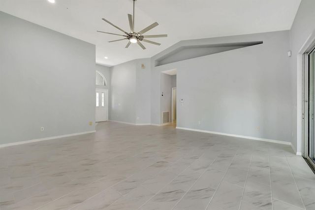 2704 SE Eagle Drive, Port St. Lucie, FL 34984