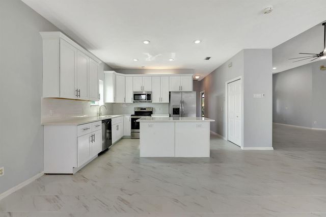 2704 SE Eagle Drive, Port St. Lucie, FL 34984