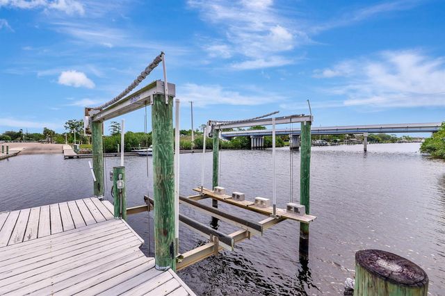 2704 SE Eagle Drive, Port St. Lucie, FL 34984