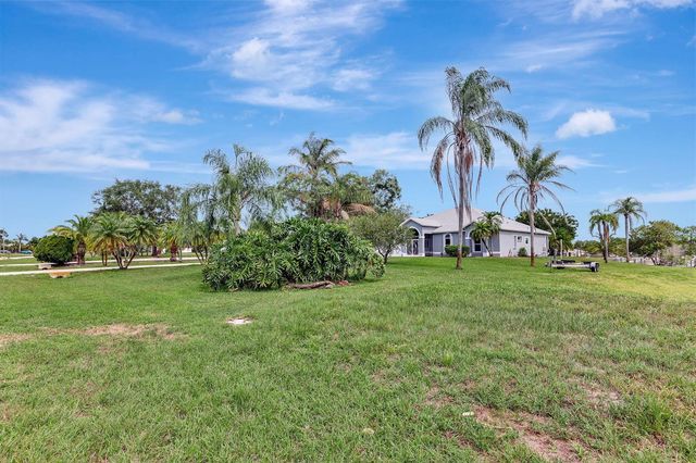 2704 SE Eagle Drive, Port St. Lucie, FL 34984