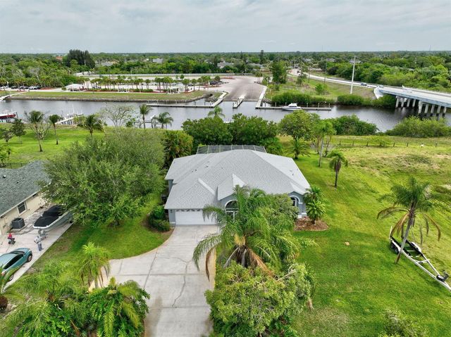 2704 SE Eagle Drive, Port St. Lucie, FL 34984