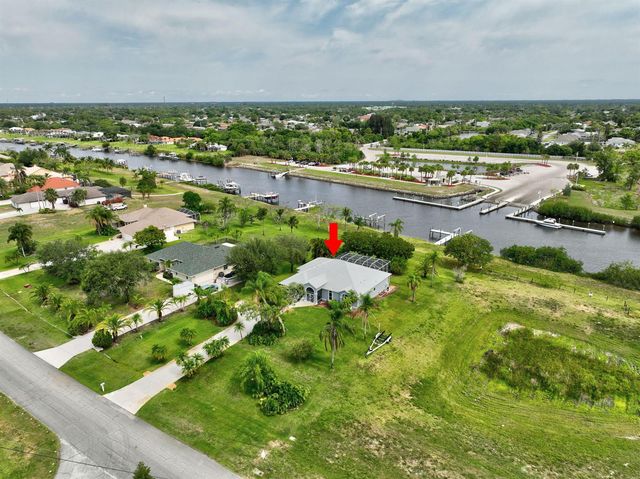 2704 SE Eagle Drive, Port St. Lucie, FL 34984