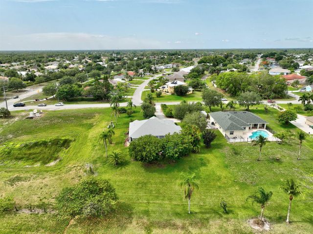 2704 SE Eagle Drive, Port St. Lucie, FL 34984