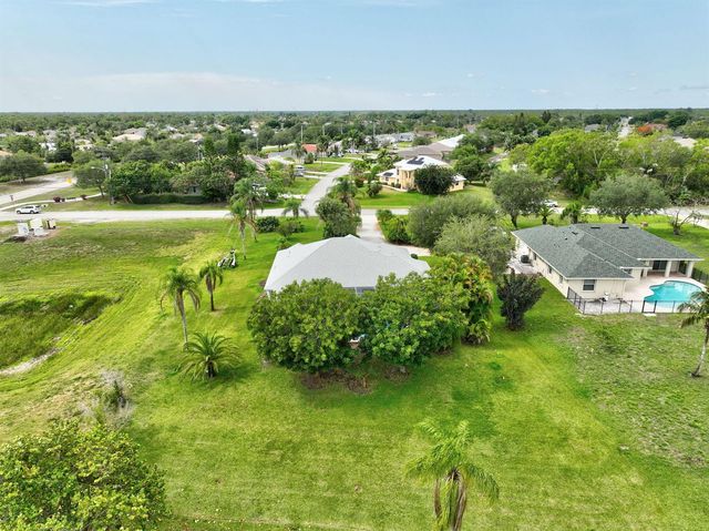 2704 SE Eagle Drive, Port St. Lucie, FL 34984
