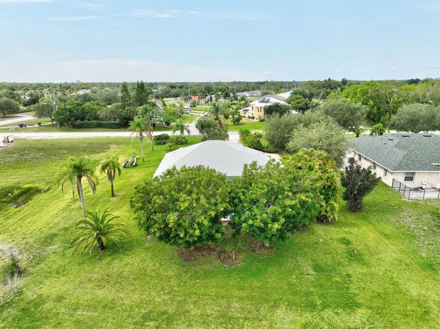 2704 SE Eagle Drive, Port St. Lucie, FL 34984